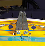 A view of the stretch wrapper showing the automatic cutting by hot wire